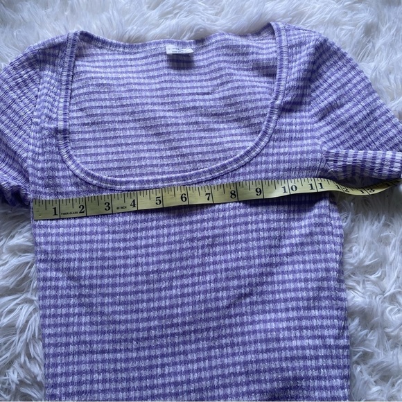 Aritzia Wilfred Yacht T-Shirt in Lavender / White - Picture 7 of 8